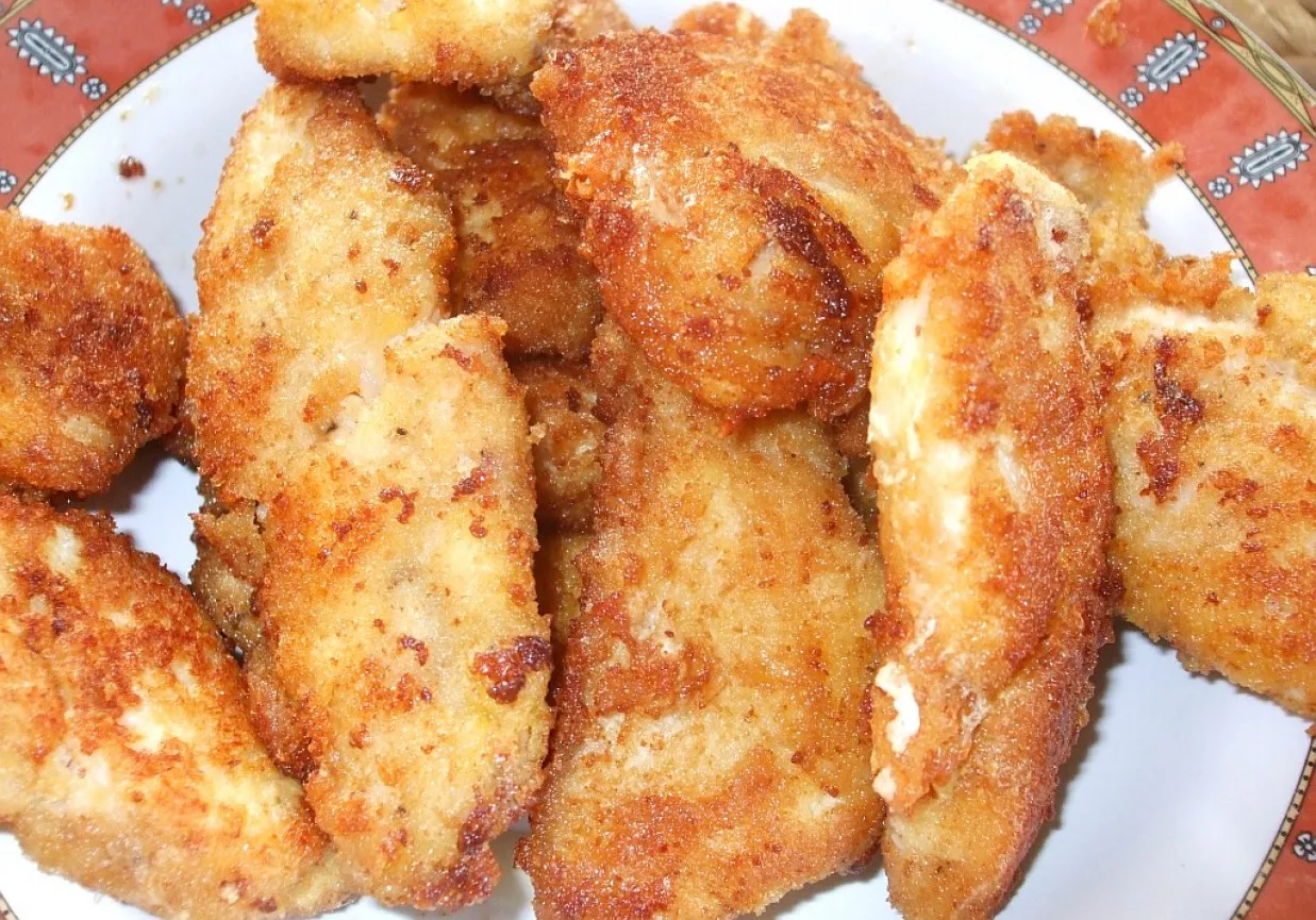 różne kawałki kurczaka do smażenia