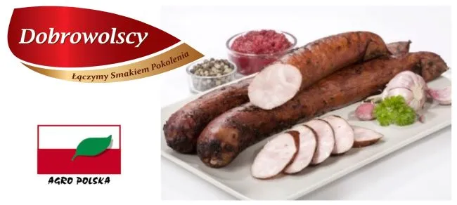 kiełbasa klasztorna w sklepie mięsnym