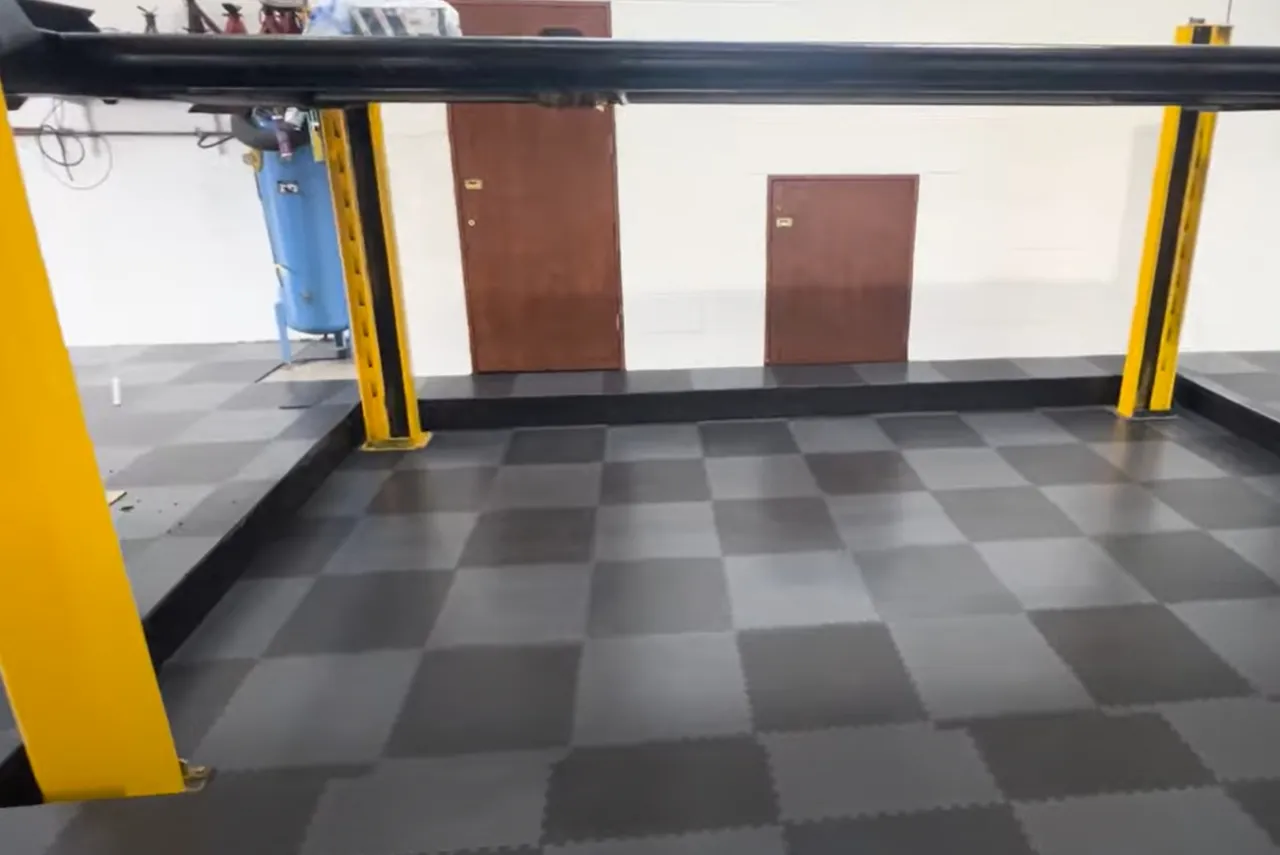 Modułowe płytki PVC montaż