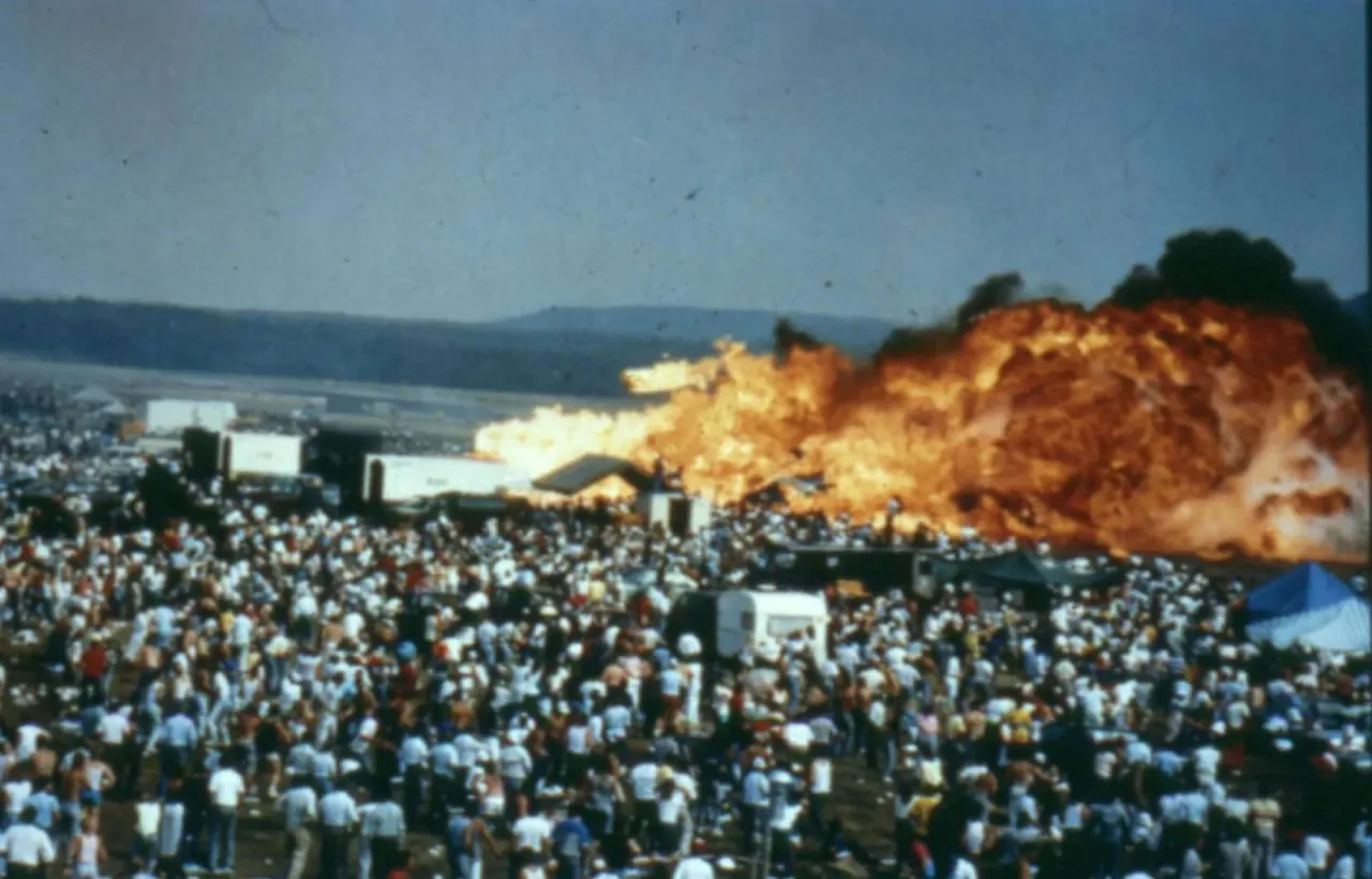 Katastrofa lotnicza w Ramstein 1988 archiwalne zdjęcie