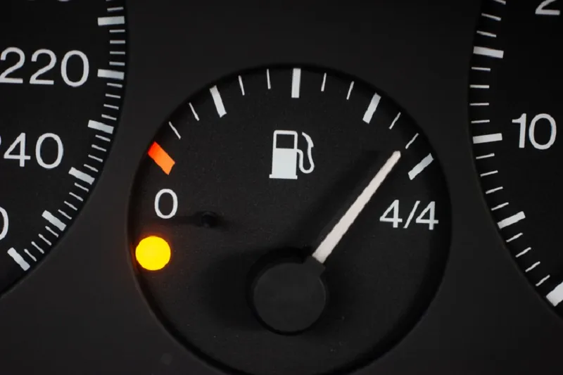 Ford Mondeo Mk2 wskaźnik paliwa usterka