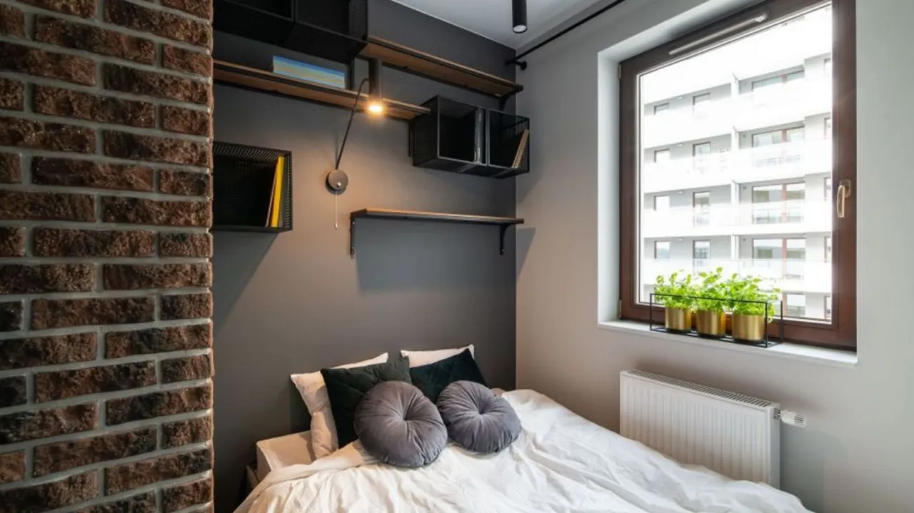 Mała sypialnia w bloku aranżacje