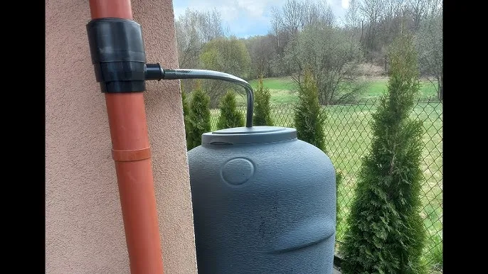 montaż przyłączy do zbiornika na deszczówkę