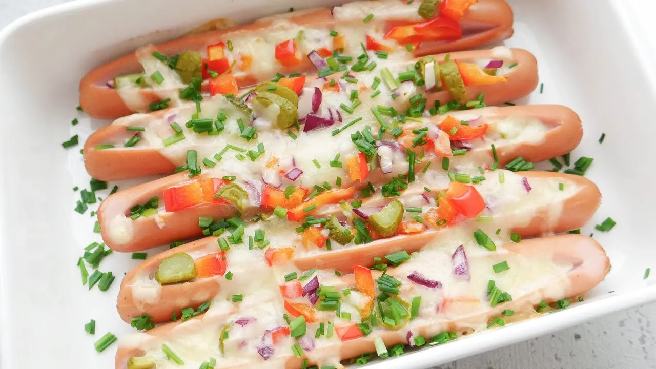 zbilansowany posiłek z parówką