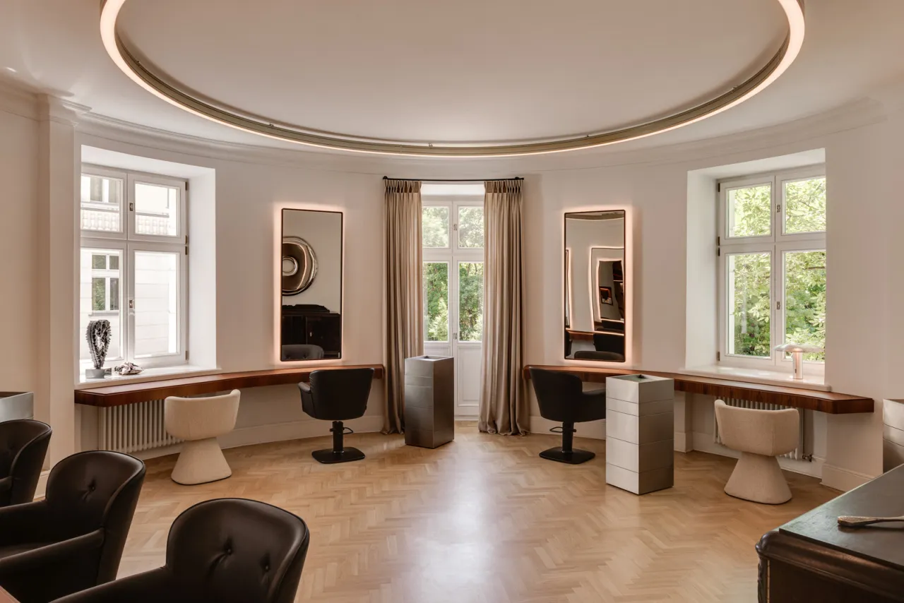 Elegancki salon fryzjerski w Warszawie