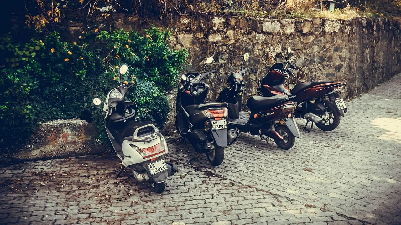 Zdjęcie Ile kosztuje kurs na motorower? Sprawdź ukryte wydatki i oszczędności