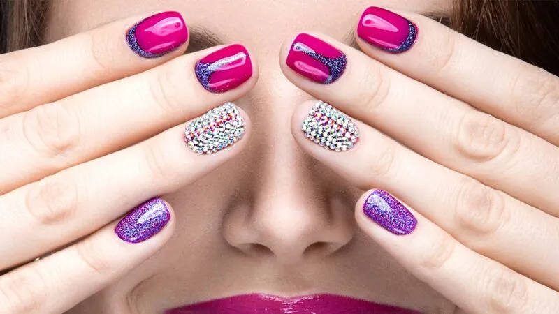 Zdjęcie Jak ściągnąć manicure hybrydowy w domu bez uszkodzenia paznokci