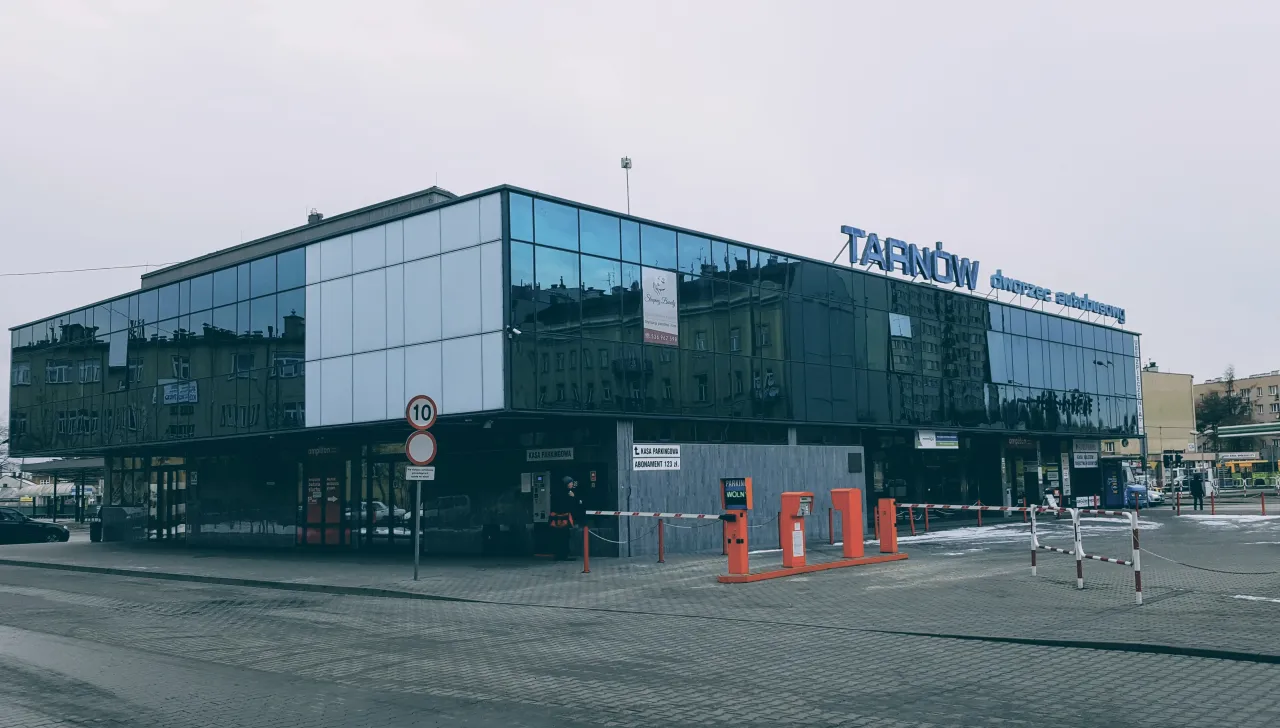 dworzec autobusowy Tarn&oacute;w