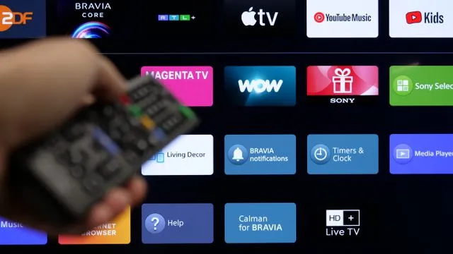 MagentaTV und WOW App auf einem Smart TV Bildschirm