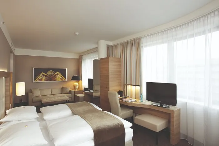 H4 Hotel Berlin Alexanderplatz Zimmer