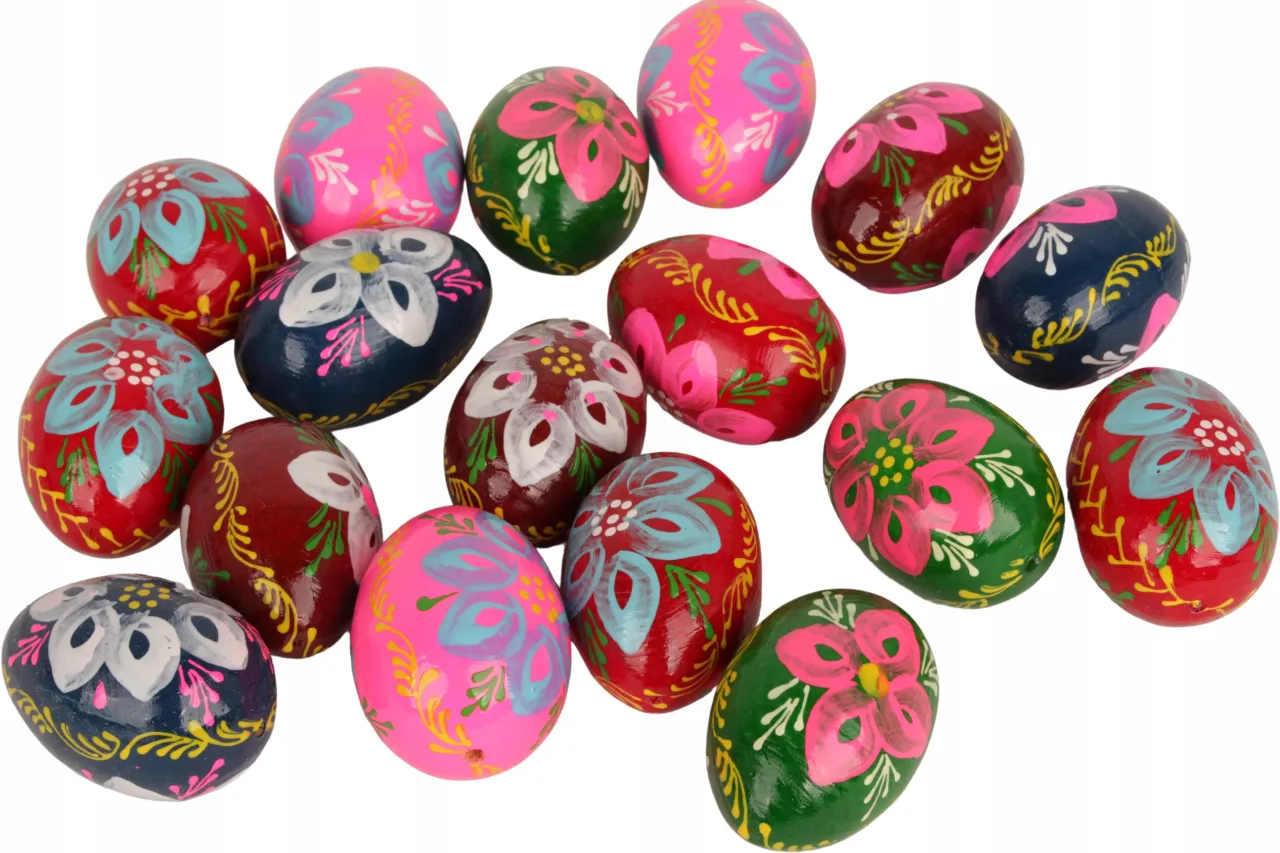 kolorowe pisanki wielkanocne malowane ręcznie