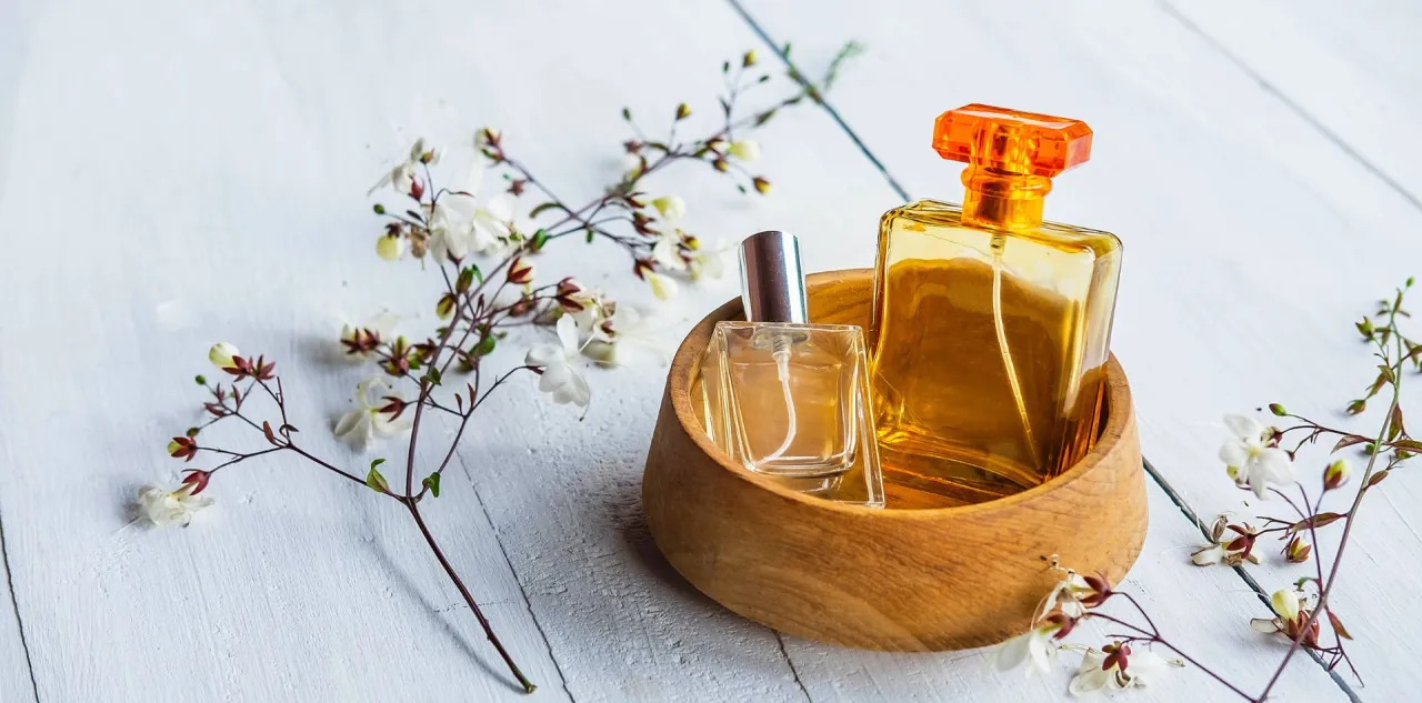 por&oacute;wnanie flakon perfum tester i retail