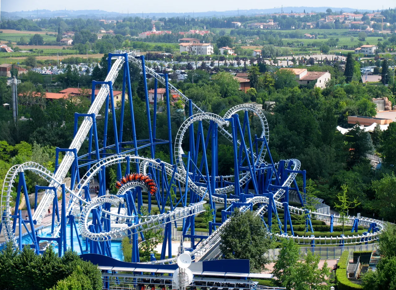Gardaland Oblivion Raptor Blue Tornado