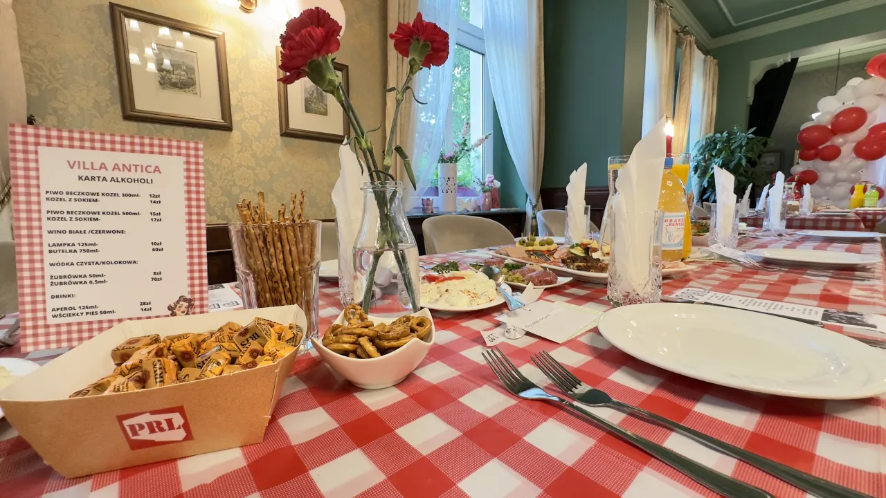 jedzenie z PRL na imprezę