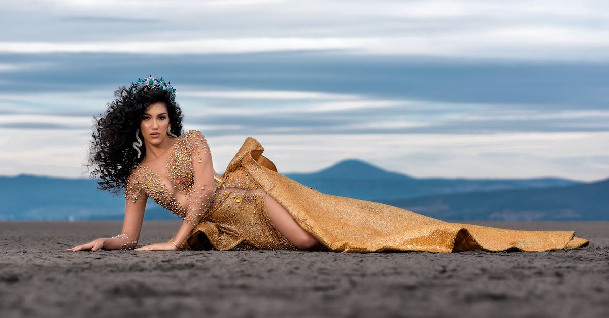 Najlepsze gry ubieranki top model dla dziewczyn. Rozbierz modelkę i ubierz w seksowne ciuchy!