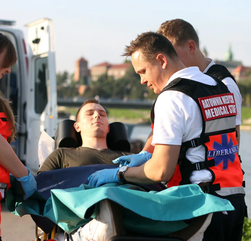 pacjent w przychodni po wizycie karetki