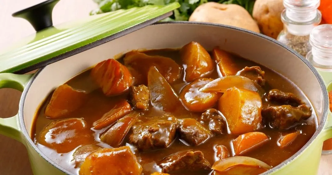 dania zagęszczone sosem z mąki i wody gulasz potrawka