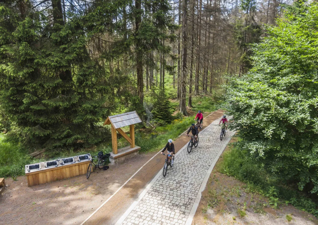 rowerzysta szlak G&oacute;ry Stołowe