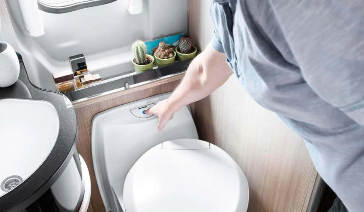 różne rodzaje toalet do kampera