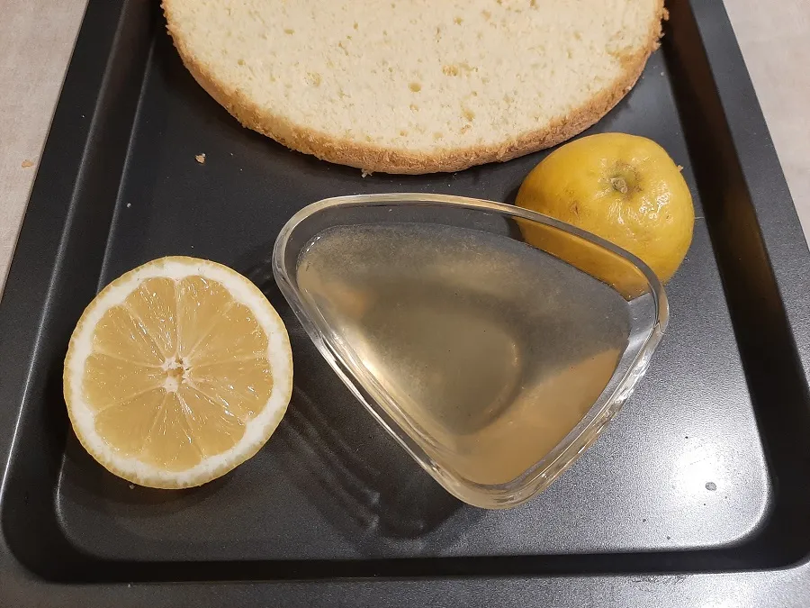 różne poncze bezalkoholowe do tortu