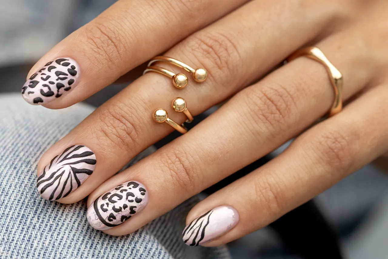 najczęstsze błędy folia transferowa paznokcie