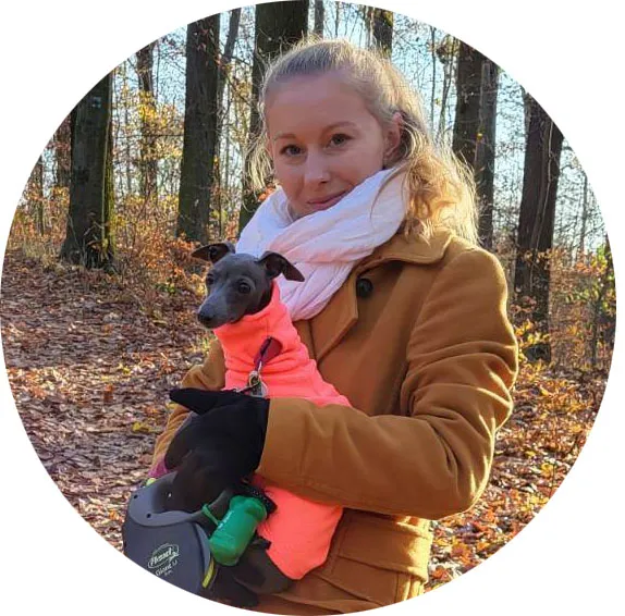 szczeniak na rękach kwarantanna