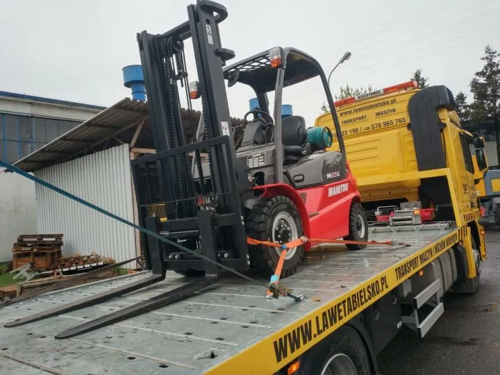 Zdjęcie Jak bezpiecznie przewieźć wózek widłowy? Kluczowe zasady transportu sprzętu
