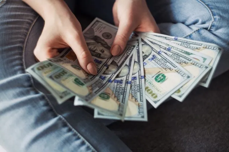 Zdjęcie USD jaka to waluta? Zrozumienie wartości dolara amerykańskiego