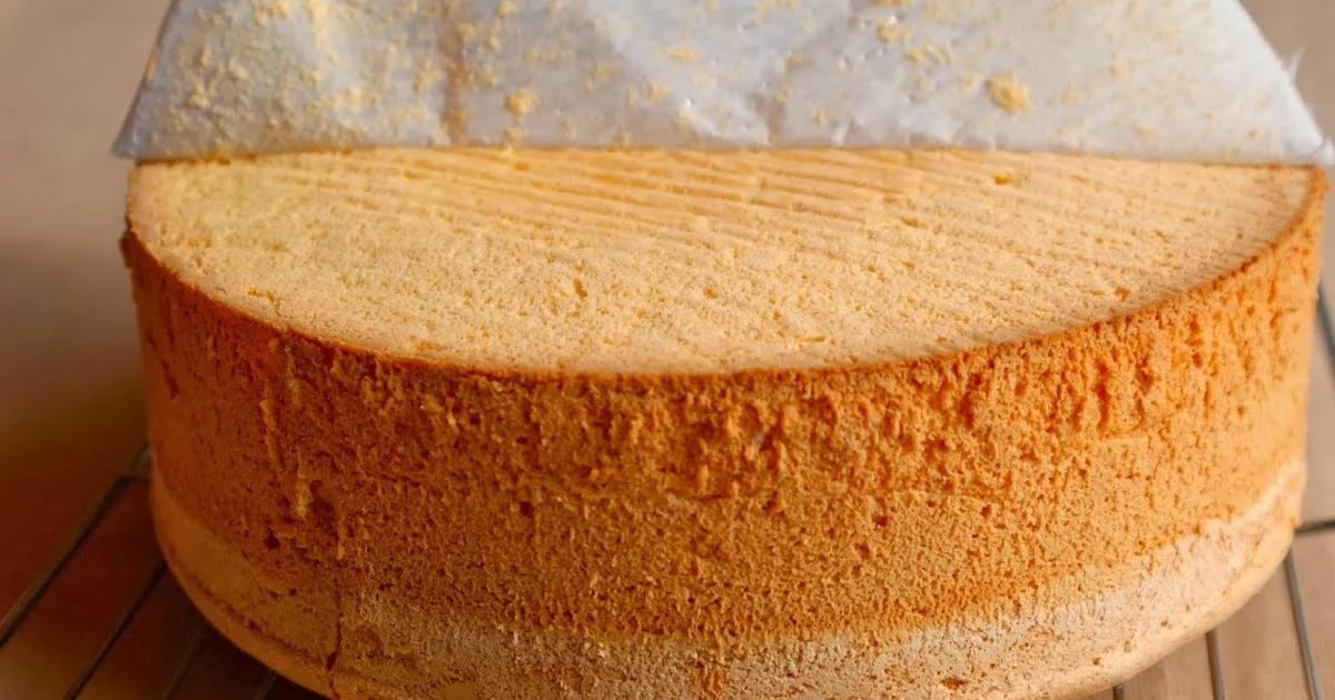 idealny biszkopt przekrojony