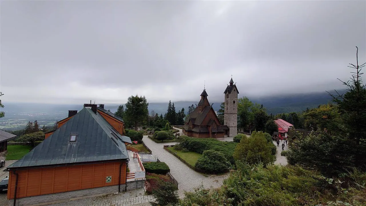 Karpacz G&oacute;rny widok Świątynia Wang