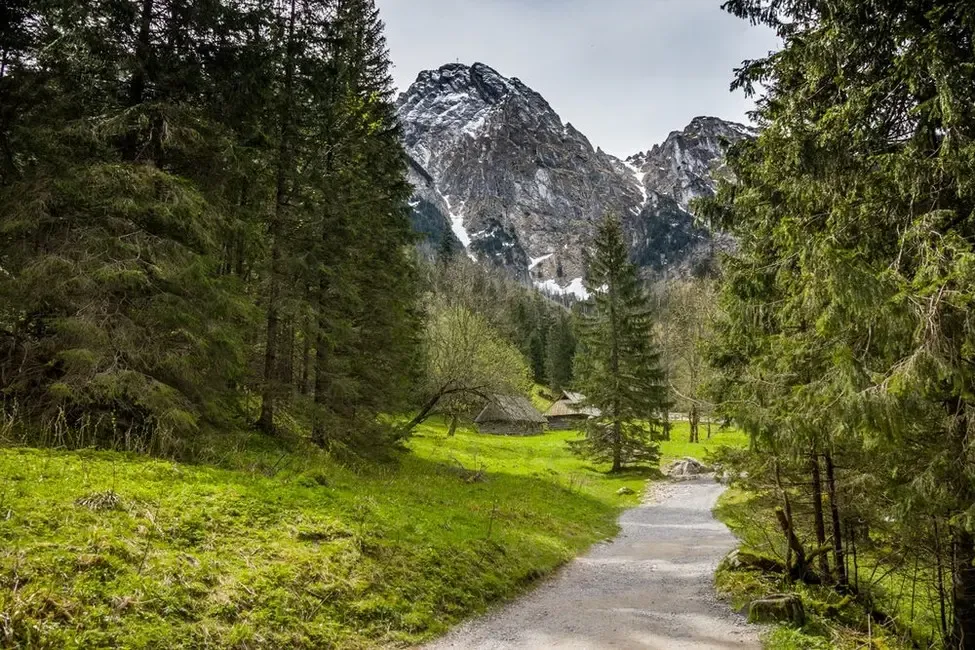 łatwe szlaki tatry doliny wiosna