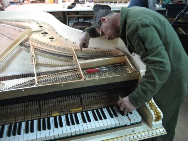 renowacja fortepianu koncertowego