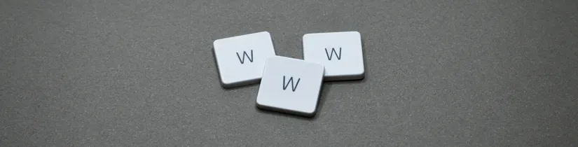 różnice między stroną na szablonie a stroną szytą na miarę