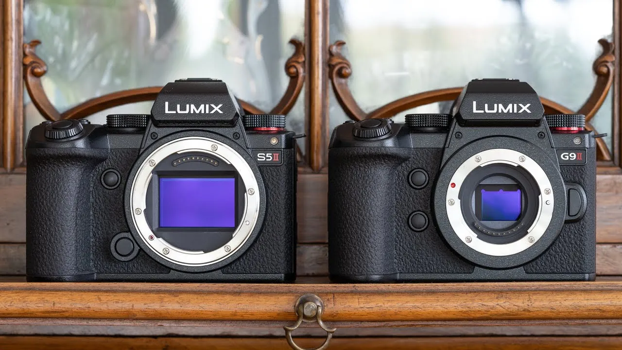 Panasonic Lumix S5 II vs Lumix G9 II size comparison