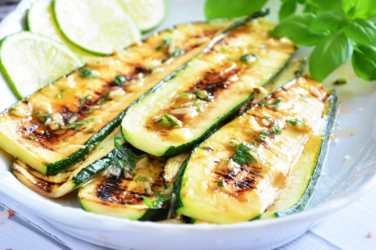 Cukinia z grilla marynata ziołowa