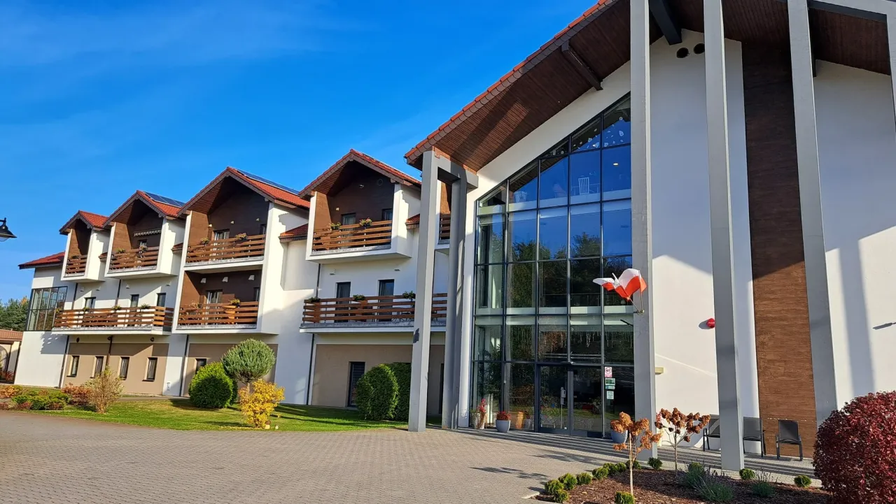 Dom Opieki Dęby Rudka z zewnątrz