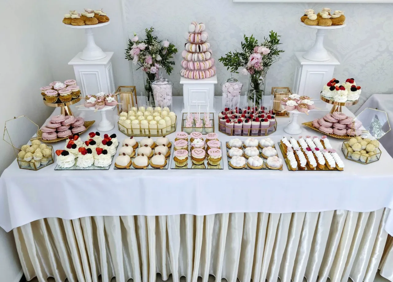 Przykładowe aranżacje słodkiego stołu