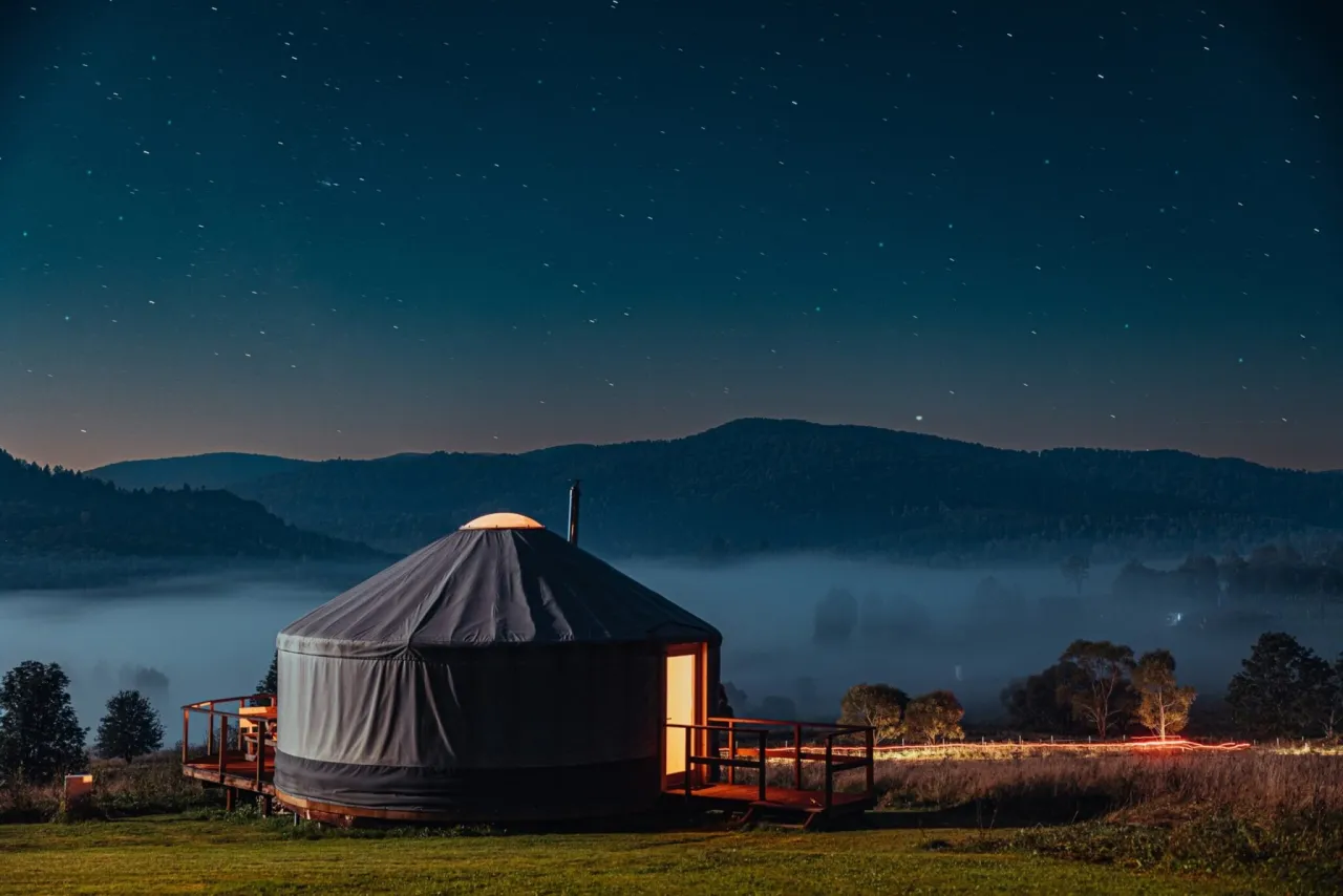 alternatywne formy zakwaterowania glamping agroturystyka hostel