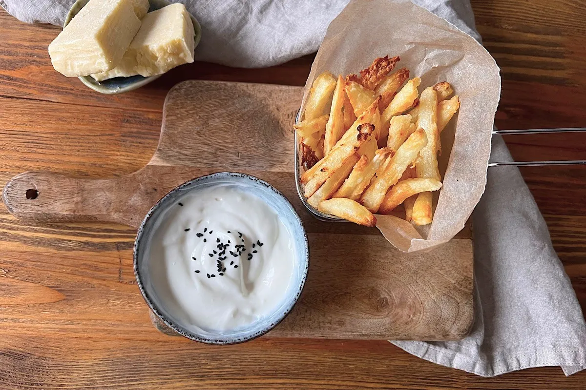 chrupiące frytki z sosem