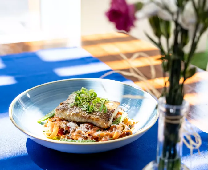 restauracja nad zalewem, jedzenie z widokiem na wodę, Krasnobród zalew