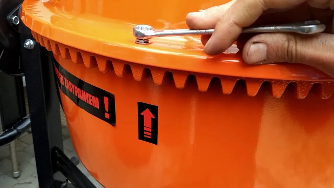 r&oacute;żne części do betoniarki samor&oacute;bki silnik bęben rama