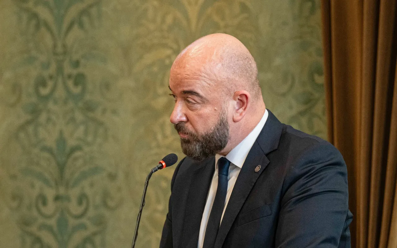 Zdjęcie Prezydent Wrocławia jaka partia? Odkryj polityczną przynależność Sutryka
