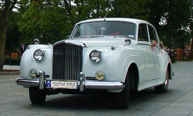klasyczne auto do ślubu Rolls-Royce Bentley