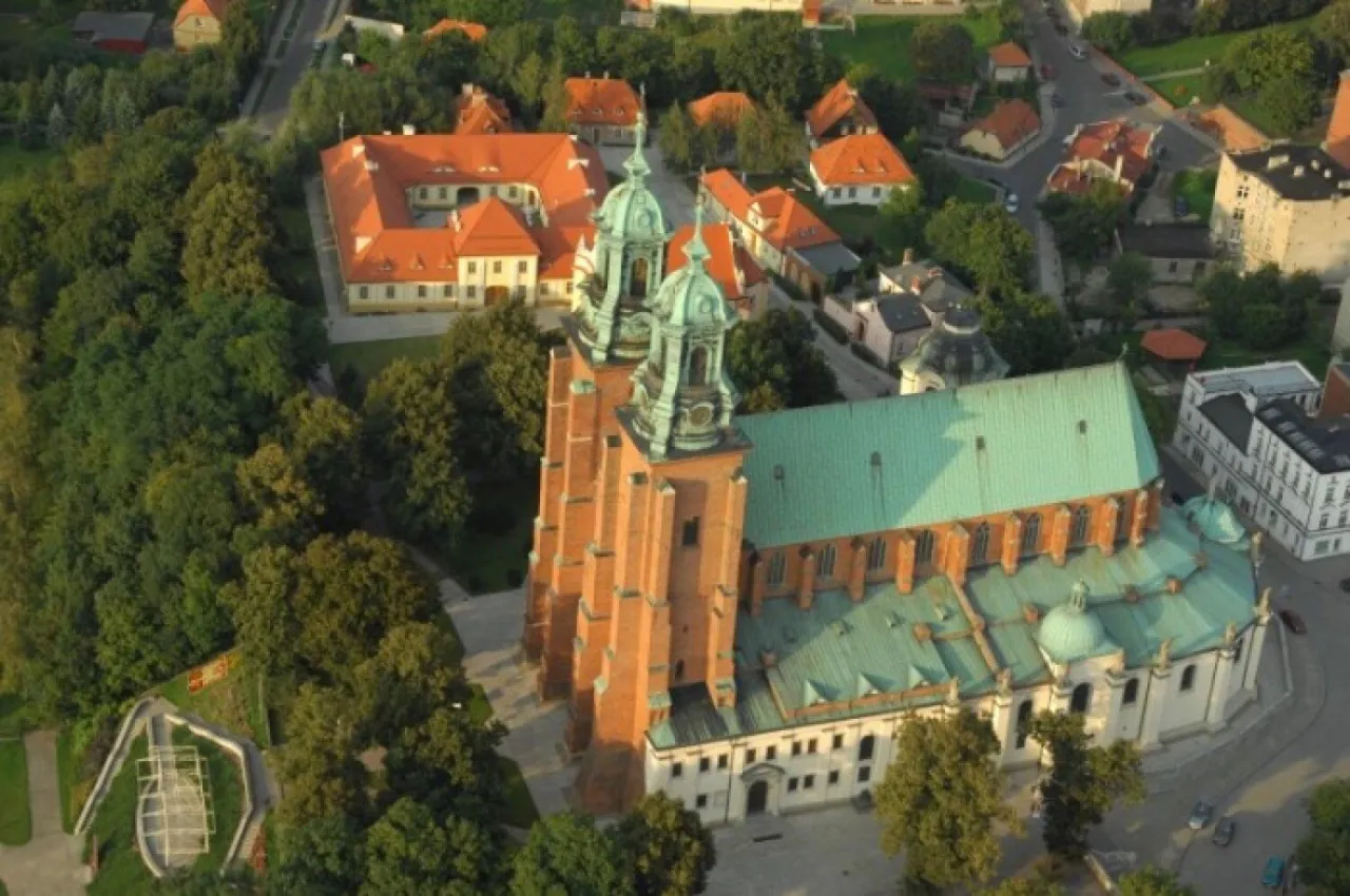 Katedra Gnieźnieńska z lotu ptaka