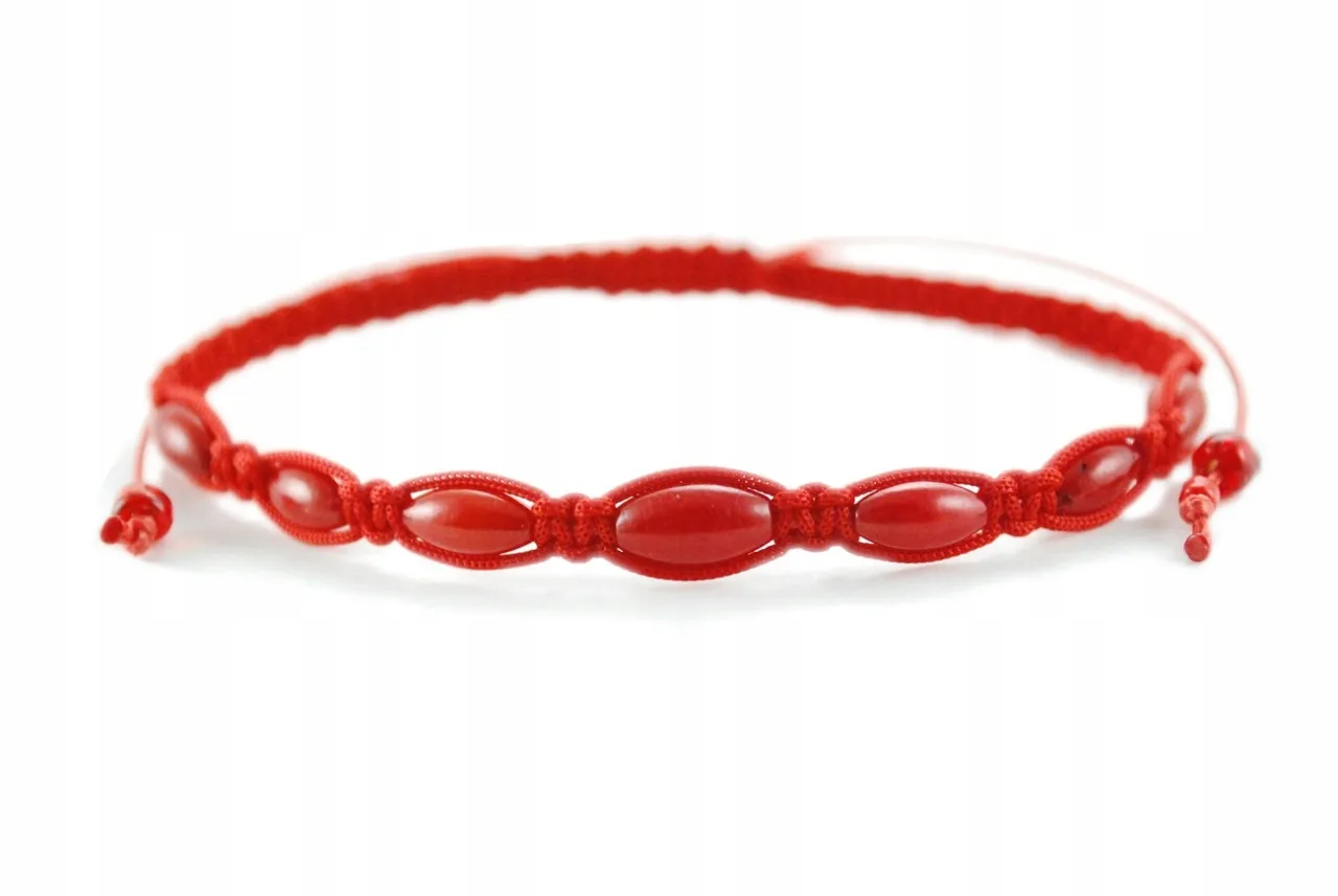 starożytna biżuteria z korala czerwonego, koral jako amulet