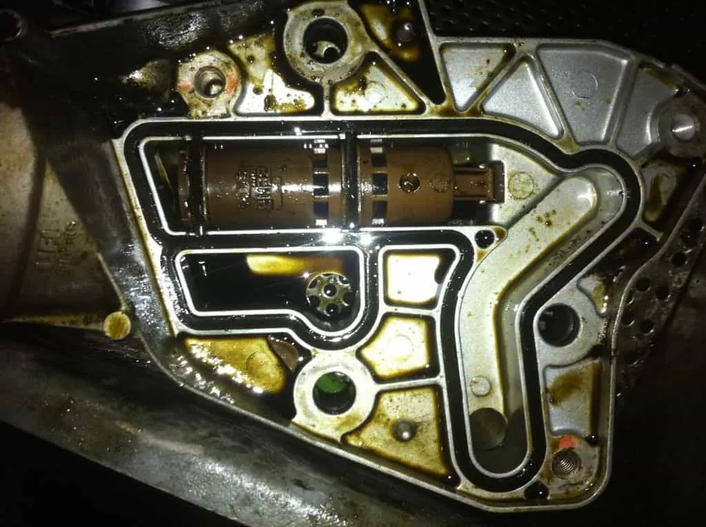 wyciek oleju spod chłodnicy oleju