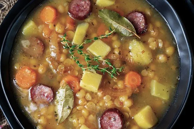 sycące zupy obiadowe grochówka gulaszowa żurek