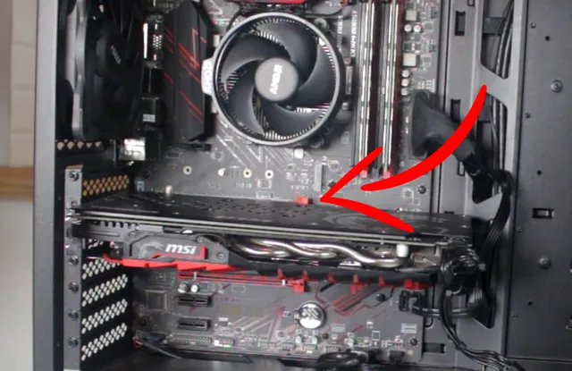 demontaż karty graficznej z komputera