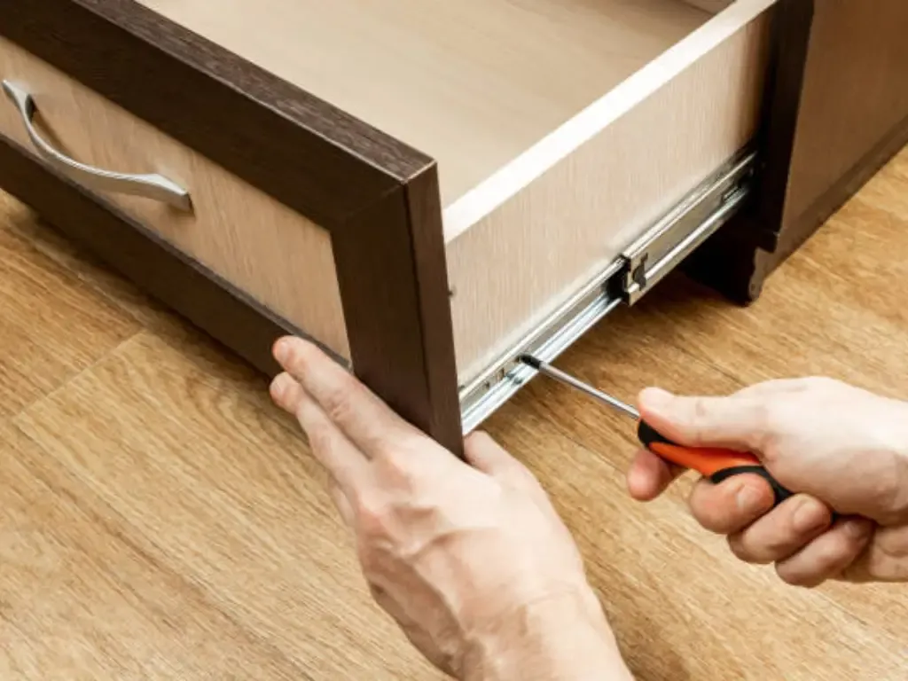 dźwignie do demontażu szuflady prowadnice kulkowe