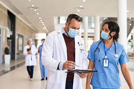 Lekarz na dyżurze w szpitalu